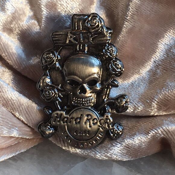 🎃 - Hard Rock San Antonio Chrome Skull Pin! - Picture 12 of 12